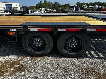 New 2027 Diamond C Trailers DEC210 Deckover Trailer