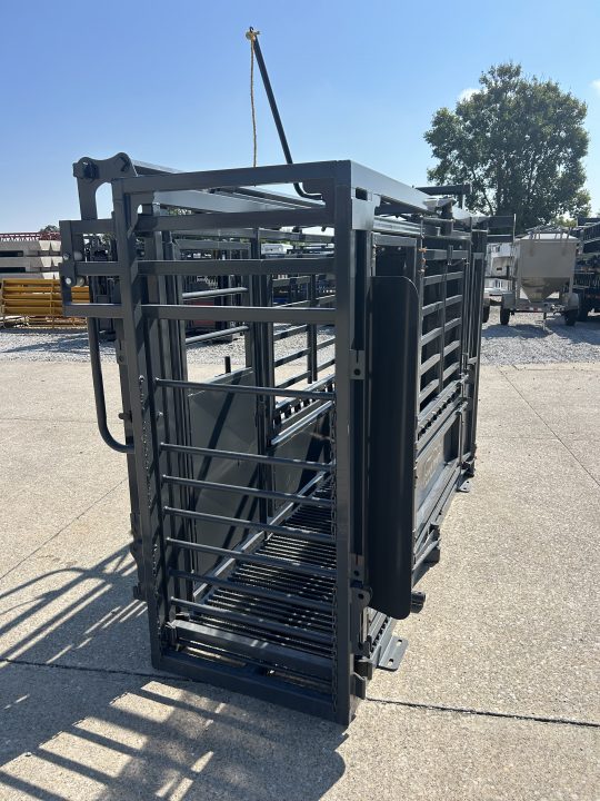 New 2026 Stock Pro M1200 Cattle Squeeze Chute w/ Palpation Cage