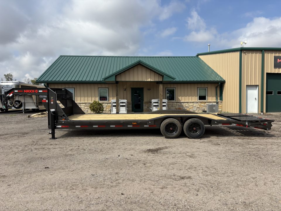 New 2027 MAXX-D H8X Equipment Trailer