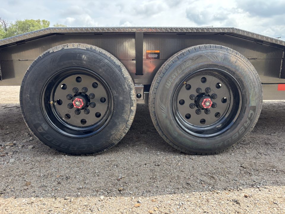 New 2027 MAXX-D H8X Equipment Trailer
