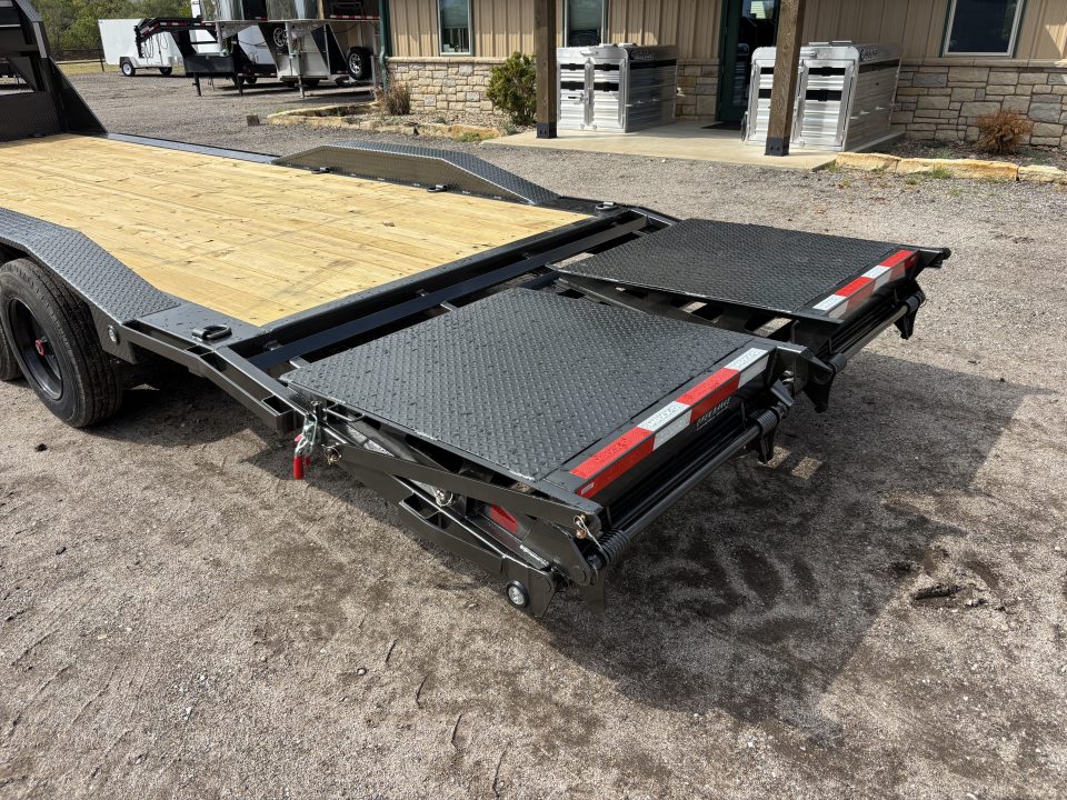 New 2027 MAXX-D H8X Equipment Trailer
