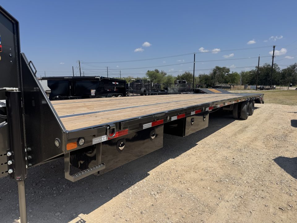 New 2027 MAXX-D LDX10240-6402 Deckover Trailer