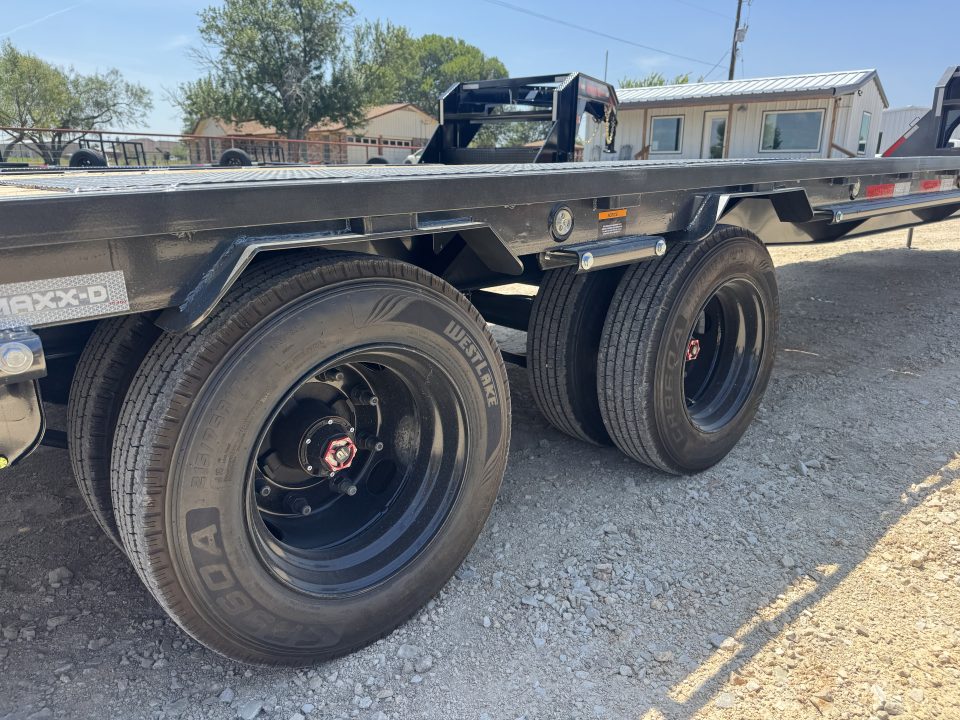 New 2027 MAXX-D LDX10240-6402 Deckover Trailer