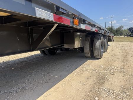 New 2027 MAXX-D LDX10240-6402 Deckover Trailer