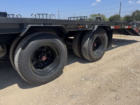 New 2027 MAXX-D LDX10240-6402 Deckover Trailer