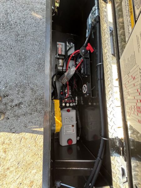 New 2027 MAXX-D T8X Tilt Trailer