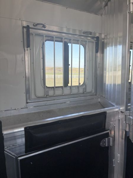 Used 2014 4-Star Trailers 3H 10'LQ Horse Trailer with Drop Down Bunk
