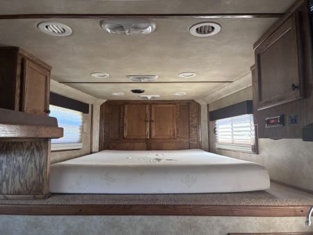 Used 2014 4-Star Trailers 3H 10'LQ Horse Trailer with Drop Down Bunk