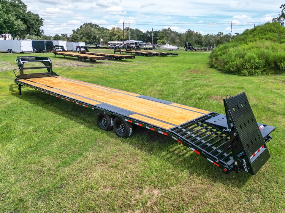 New 2027 8.5X40 PJ Gooseneck Equipment Trailer
