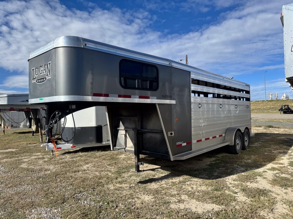 Used 2021 Logan Coach 4H Stock Combo Trailer