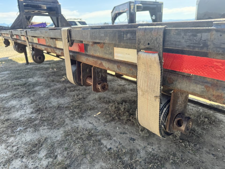 Used 2011 PJ Trailers 40' GN Flatbed Trailer