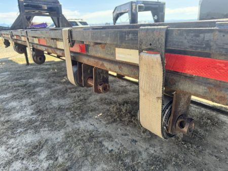 Used 2011 PJ Trailers 40' GN Flatbed Trailer