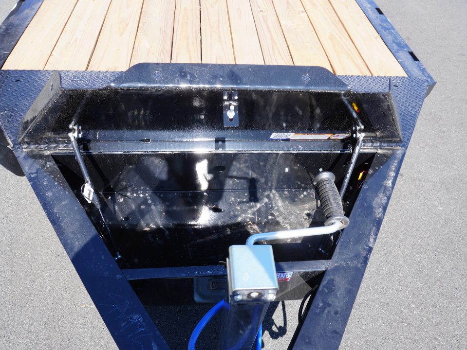 New 2027 Diamond C Trailers 83"x22' Car Hauler