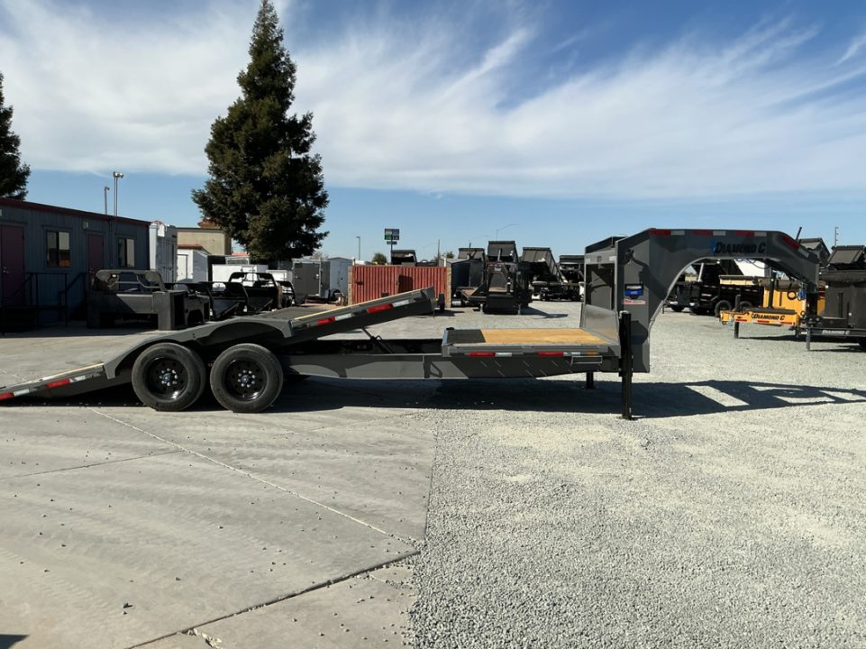 New 2027 Diamond C Trailers HXD208L24X102GN 8.5FT X 24FT 18K GVW Gooseneck Tilt Trailer
