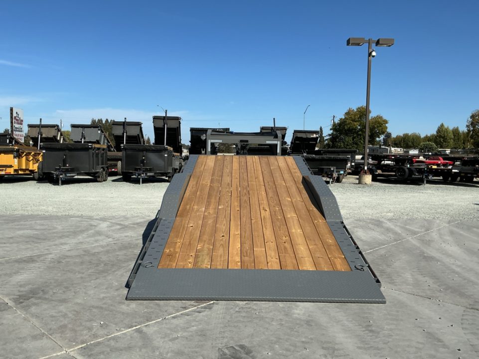 New 2027 Diamond C Trailers HXD208L24X102GN 8.5FT X 24FT 18K GVW Gooseneck Tilt Trailer