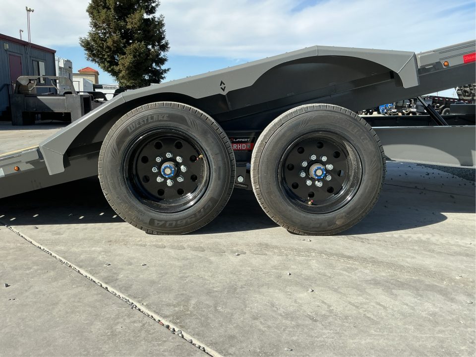 New 2027 Diamond C Trailers HXD208L24X102GN 8.5FT X 24FT 18K GVW Gooseneck Tilt Trailer