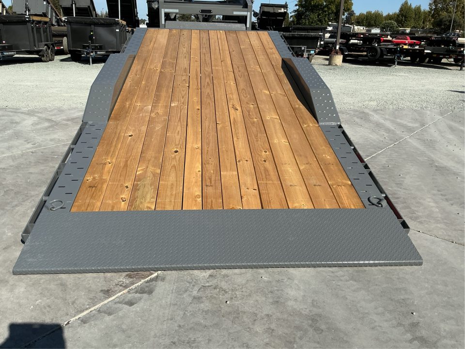 New 2027 Diamond C Trailers HXD208L24X102GN 8.5FT X 24FT 18K GVW Gooseneck Tilt Trailer