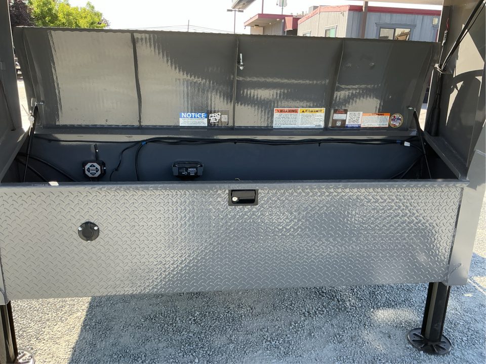 New 2027 Diamond C Trailers HXD208L24X102GN 8.5FT X 24FT 18K GVW Gooseneck Tilt Trailer