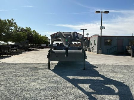 New 2027 Diamond C Trailers HXD208L24X102GN 8.5FT X 24FT 18K GVW Gooseneck Tilt Trailer