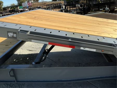 New 2027 Diamond C Trailers HXD208L24X102GN 8.5FT X 24FT 18K GVW Gooseneck Tilt Trailer