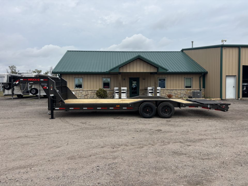 New 2027 MAXX-D H8X Equipment Trailer