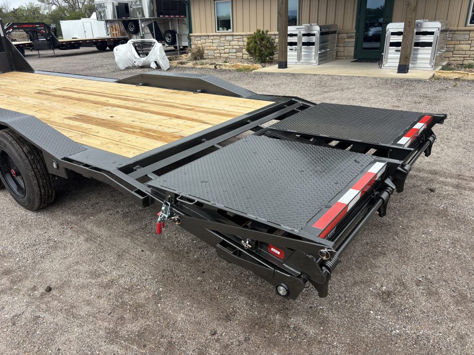 New 2027 MAXX-D H8X Equipment Trailer