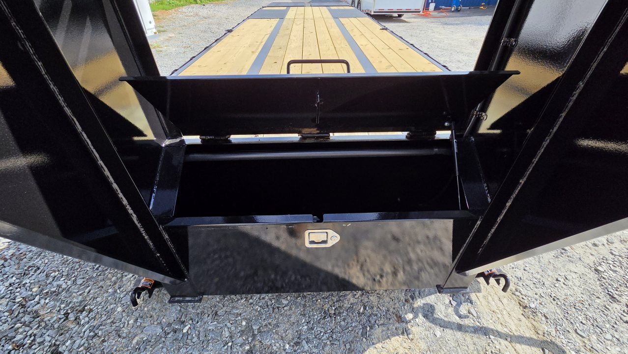 New 2027 Cam Superline GN8.5X30 HD DECKOVER Gooseneck Bodies