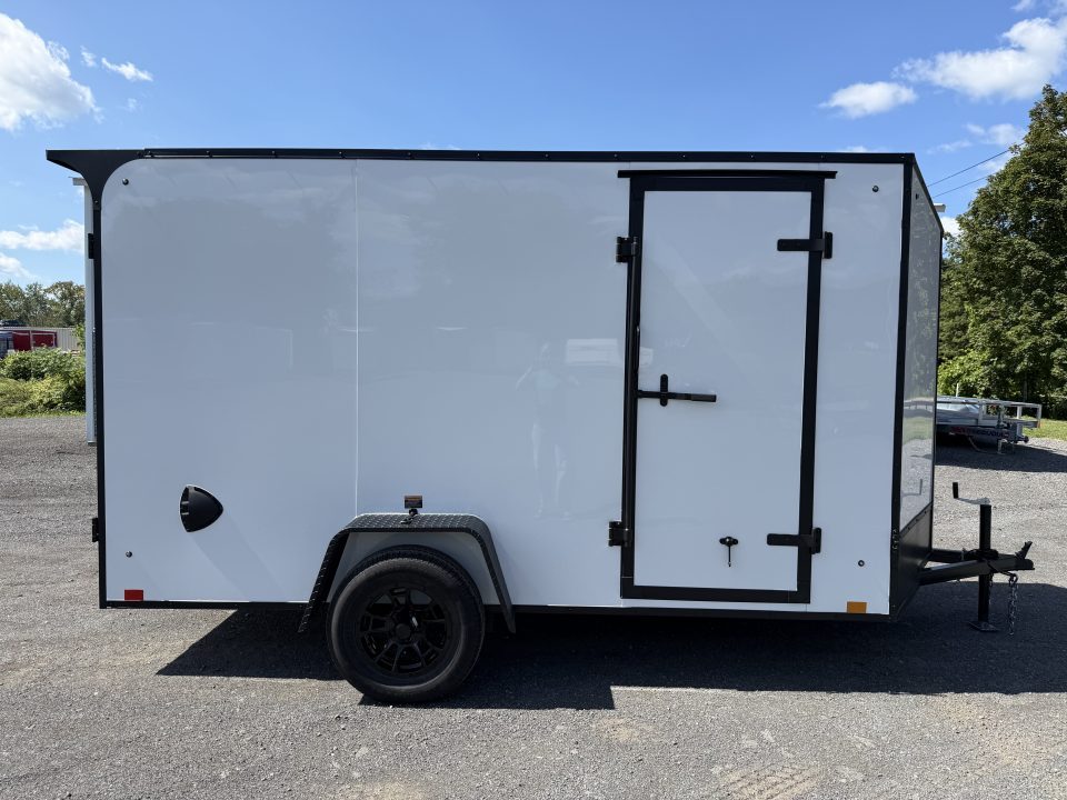 New 2027 Discovery Rover ET 6X12 SA Enclosed Trailer