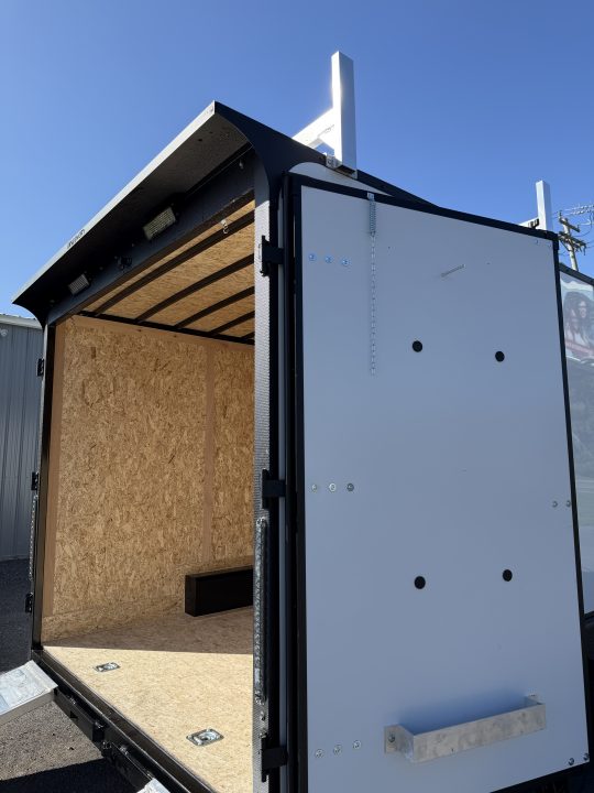 New 2027 Discovery ET 8.5X16 Contractor Trailer
