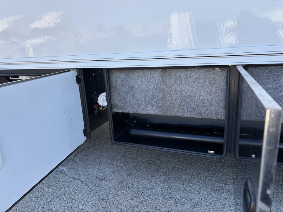 Used 2015 Renegade 3400AM 2 Bathrooms