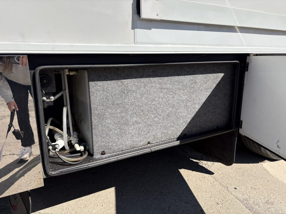 Used 2015 Renegade 3400AM 2 Bathrooms