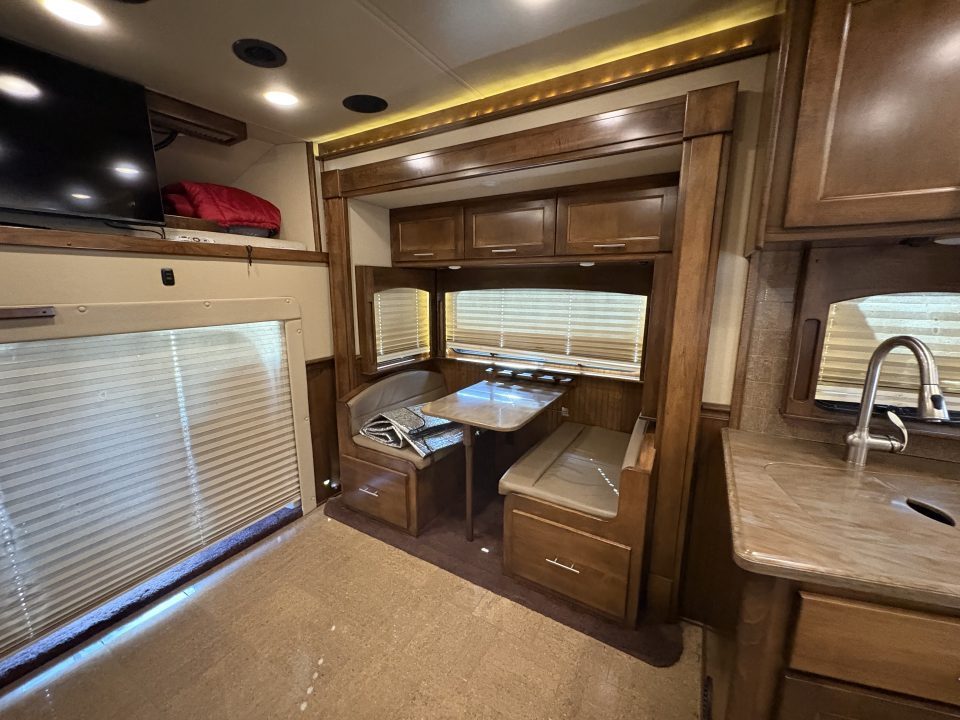 Used 2015 Renegade 3400AM 2 Bathrooms