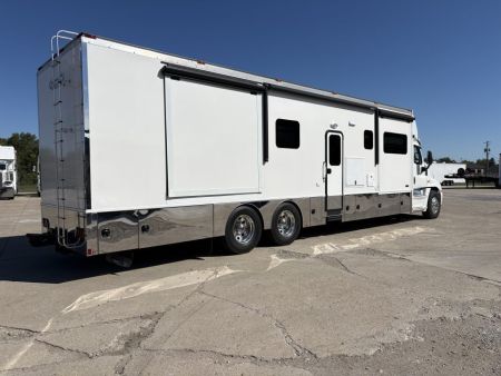Used 2015 Renegade 3400AM 2 Bathrooms