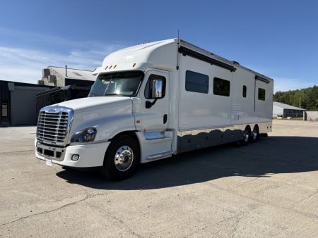 Used 2015 Renegade 3400AM 2 Bathrooms
