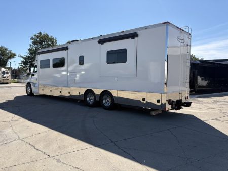 Used 2015 Renegade 3400AM 2 Bathrooms