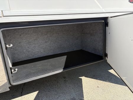 Used 2015 Renegade 3400AM 2 Bathrooms