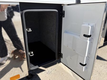 Used 2015 Renegade 3400AM 2 Bathrooms