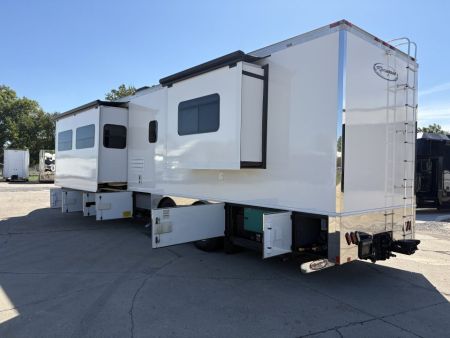 Used 2015 Renegade 3400AM 2 Bathrooms
