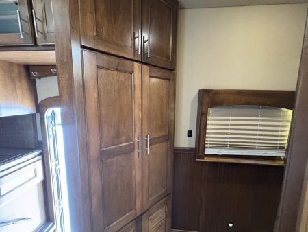 Used 2015 Renegade 3400AM 2 Bathrooms