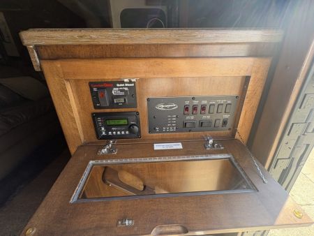 Used 2015 Renegade 3400AM 2 Bathrooms