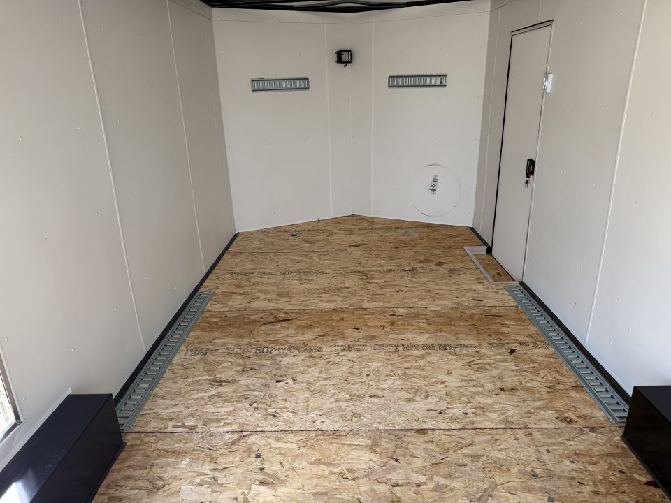 Used Like NEW 2024 AERO 8.5x22 +2’V, ESCAPE Door, 7’ TALL, WHITE Interior,  QUALITY Enclosed ESCAPE DOOR Car Hauler Cargo Trailer