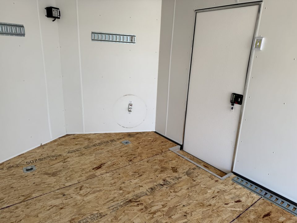 Used Like NEW 2024 AERO 8.5x22 +2’V, ESCAPE Door, 7’ TALL, WHITE Interior,  QUALITY Enclosed ESCAPE DOOR Car Hauler Cargo Trailer