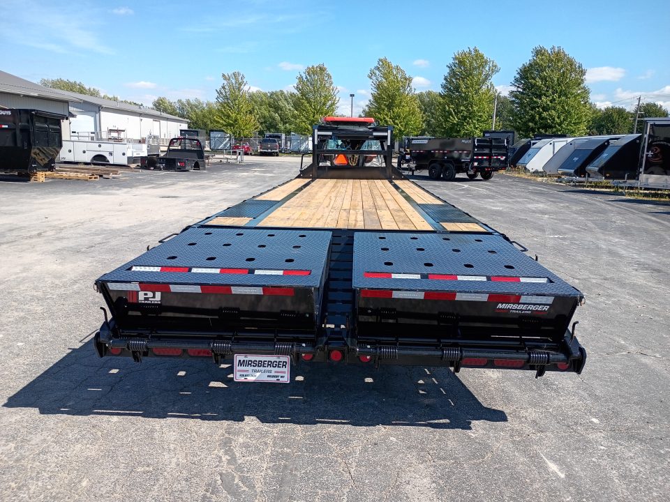 New 2027 PJ Trailers LQ302