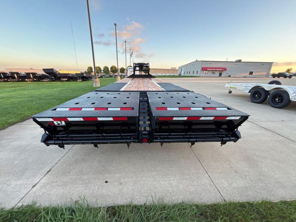 New 2027 PJ Trailers LDQ28A2BSFK Utility Trailer