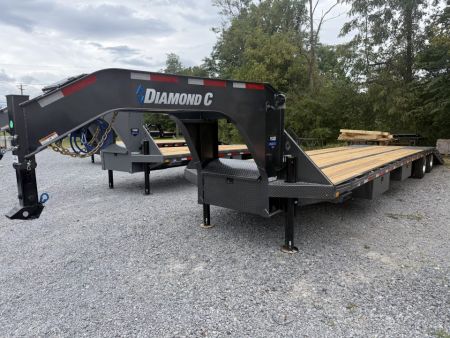 New 2027 Diamond C FMAX212 GOOSENECK TRAILER PACESETTER HYDRO JACKS & DOVE DISC BRAKES 17.5 ALUMINUM OUTER RIMS
