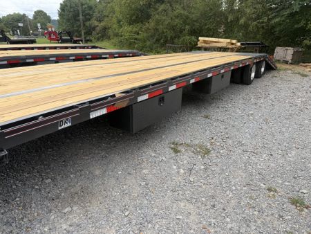 New 2027 Diamond C FMAX212 GOOSENECK TRAILER PACESETTER HYDRO JACKS & DOVE DISC BRAKES 17.5 ALUMINUM OUTER RIMS