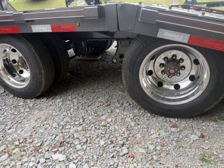 New 2027 Diamond C FMAX212 GOOSENECK TRAILER PACESETTER HYDRO JACKS & DOVE DISC BRAKES 17.5 ALUMINUM OUTER RIMS