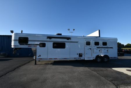 New 2027 Lakota Legacy 8315SR Horse Trailer