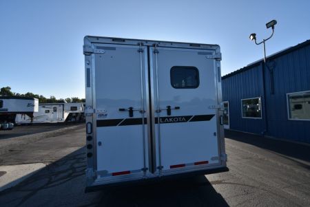 New 2027 Lakota Legacy 8315SR Horse Trailer
