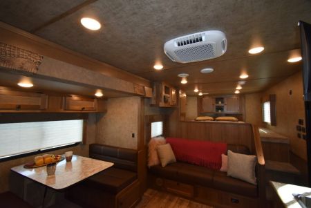 New 2027 Lakota Legacy 8415SR Horse Trailer
